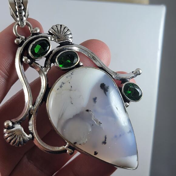Dendritic Agate Pendant 925 Silver with Green Stones & 20" Chain Necklace - Picture 8 of 12